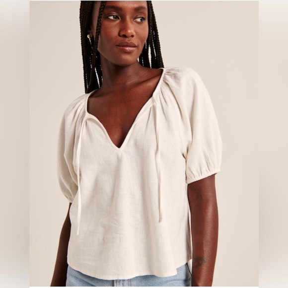 Abercrombie & Fitch peasant top 🤍 - Picture 3 of 6